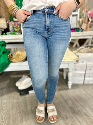 NEW GIRL VINTAGE SKINNY JUDY BLUE JEANS