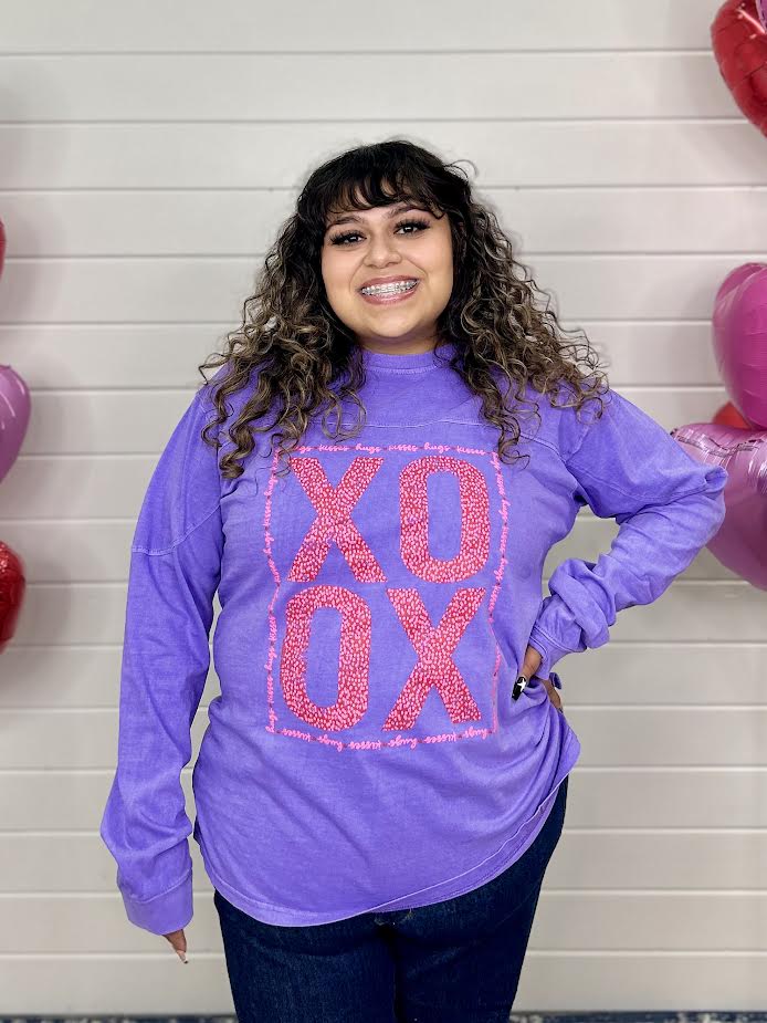 XOXO IN RED&PINK INK ON OVERSIZED LONG SLEEVE TEE