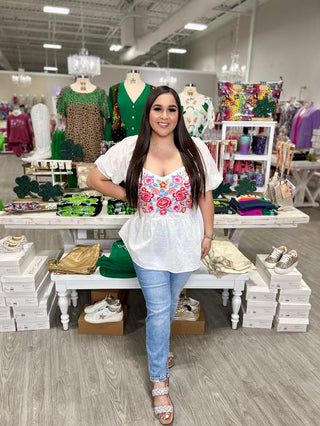 BETTY EMBROIDERED TOP