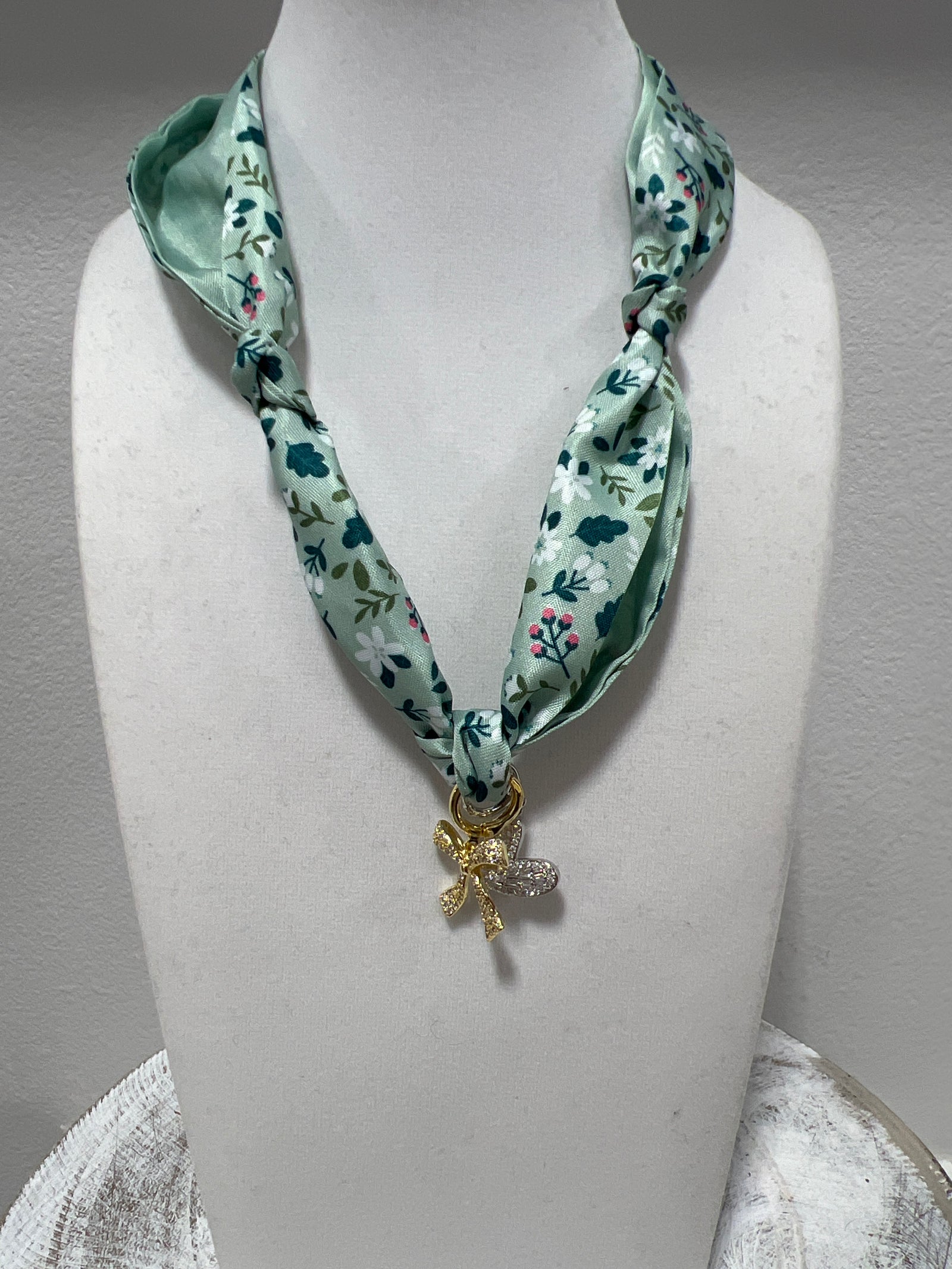 ASHER SCARF NECKLACE