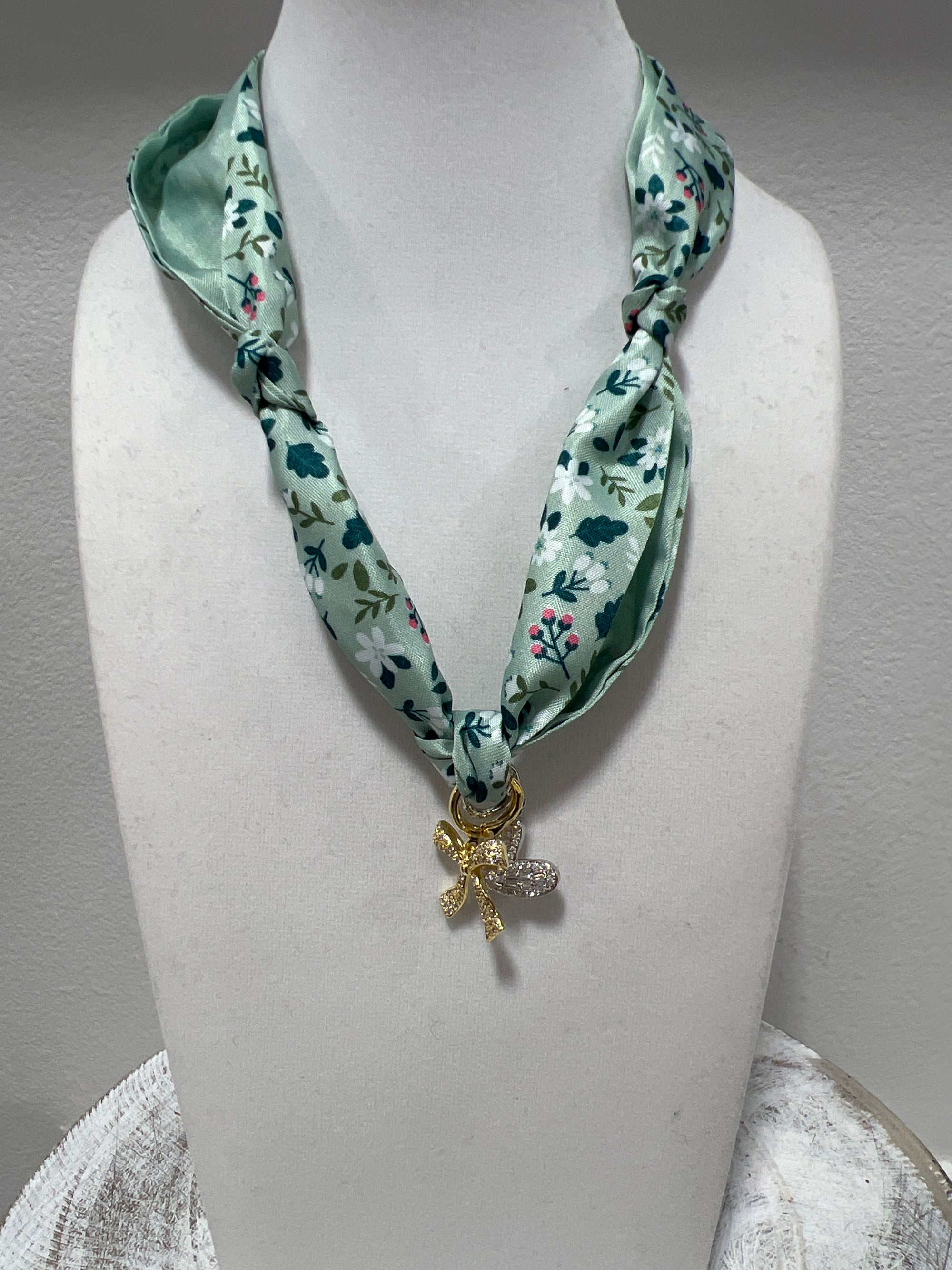 ASHER SCARF NECKLACE