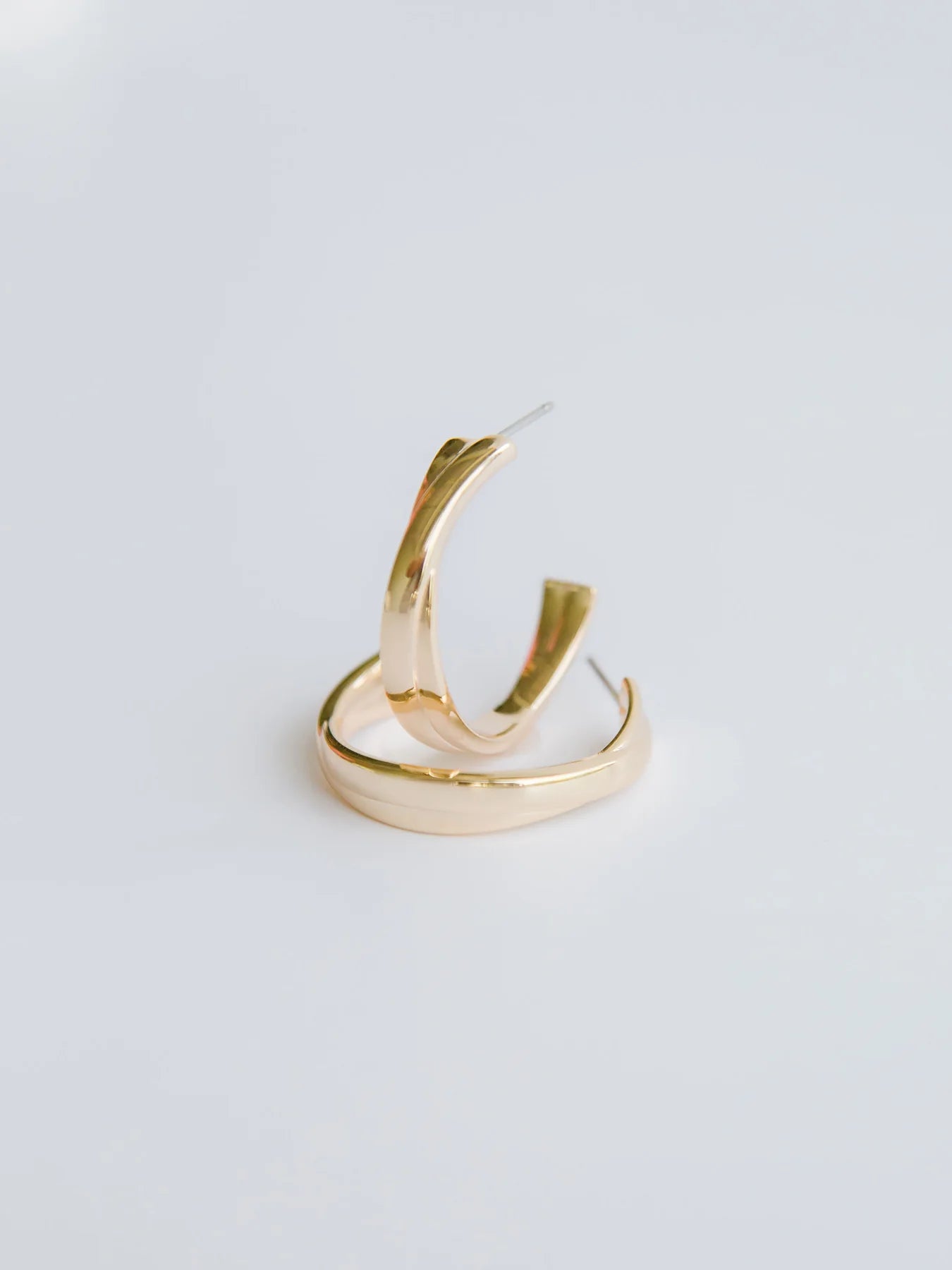 LIVI GOLD HOOPS MICHELLE MCDOWELL