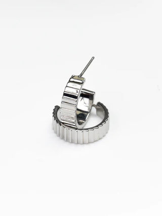 ANEESA SMALL SILVER HOOPS