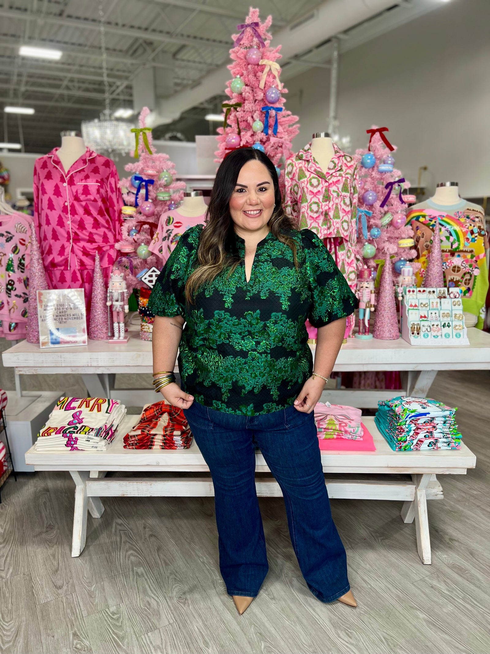 UNDER THE MISTLETOE TOP