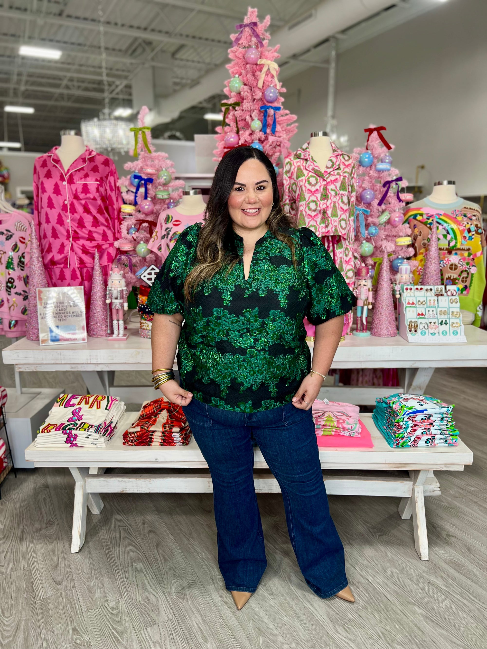 UNDER THE MISTLETOE TOP