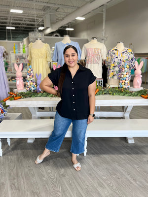 VICTORIA BLACK BUTTON TOP