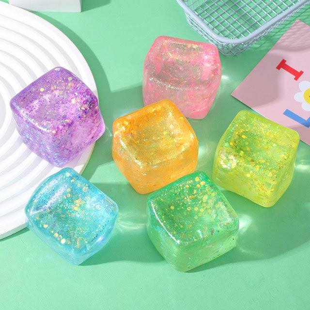 SQUISHY GLITTER CUBE TOY
