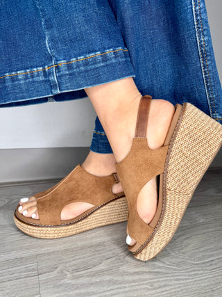 CORKY'S CARLEY CHESTNUT COMBO 2