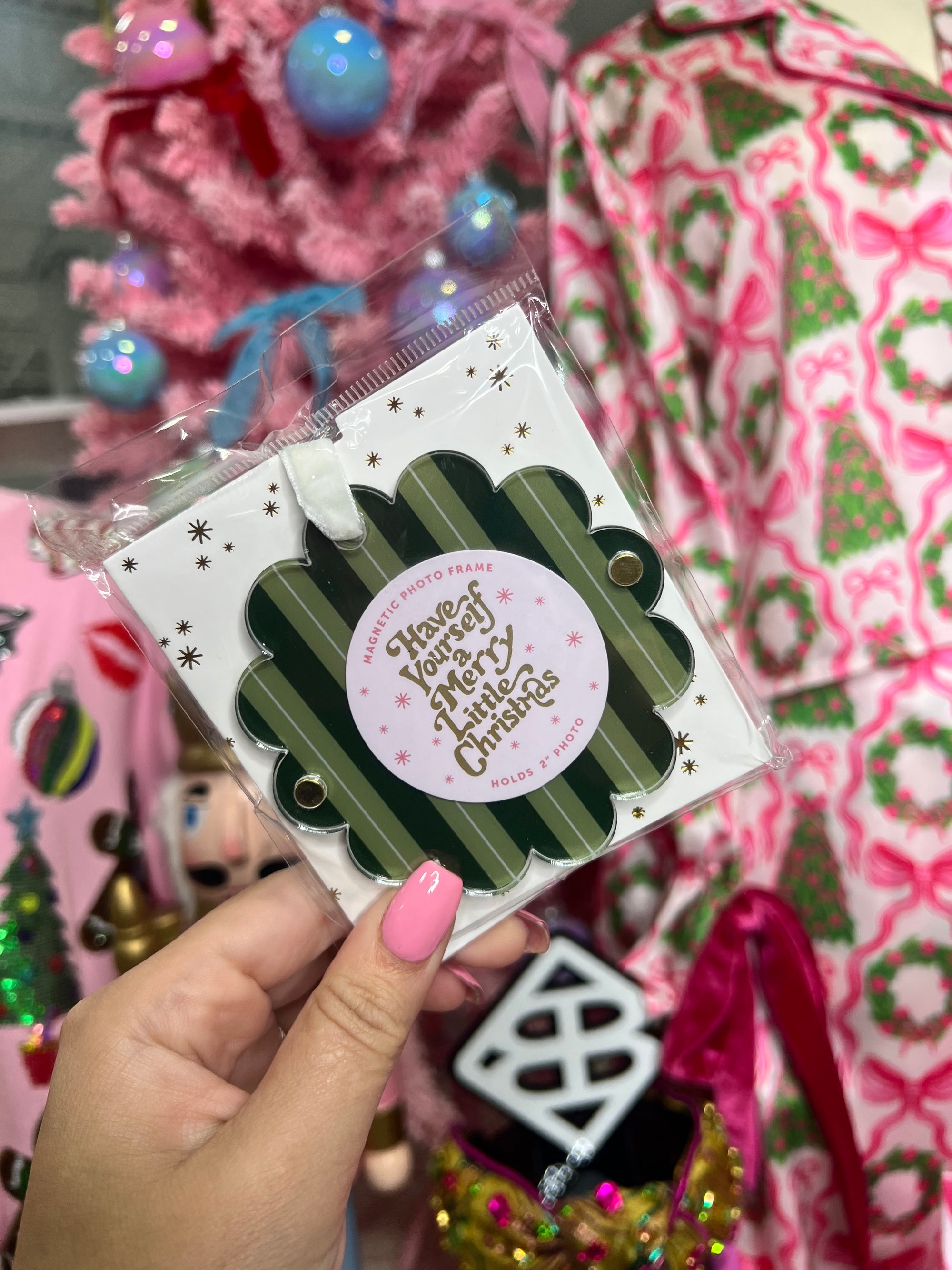 EVERGREEN STRIPES- Scalloped Round Picture Frame Ornament