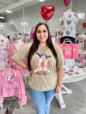 PINK BOW BOOTS TEE