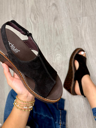 Corky's Carley Black Leopard Combo