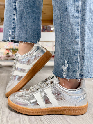 HEADS UP-SILVER METALLIC SNEAKERS