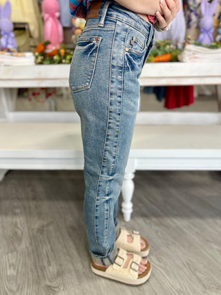 ALEX MID-RISE BOYFRIEND FIT JEANS
