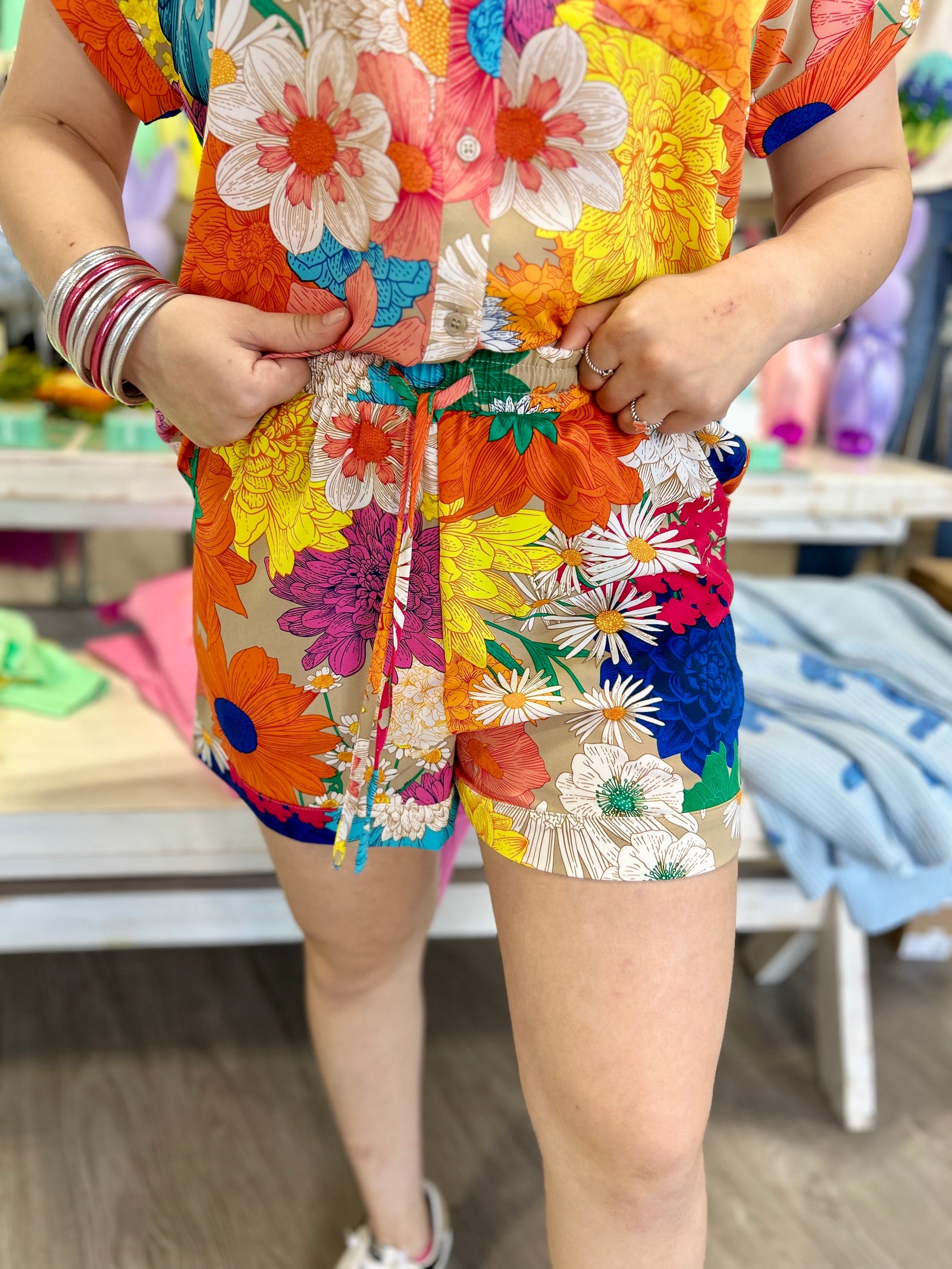 VACAY FLORAL SHORTS