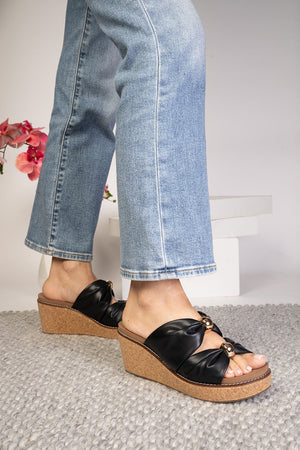 CORKY'S MISS UNDERSTOOD