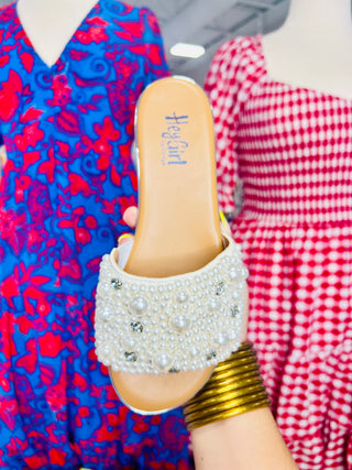 GIMME KISS IVORY SANDALS