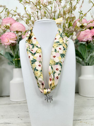 JOLLY BOW SILVER CHARM W/ SCARF
