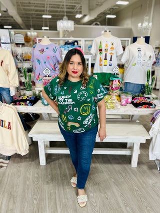 DARK GREEN QUEEN OF THE CLASSROOM TEE