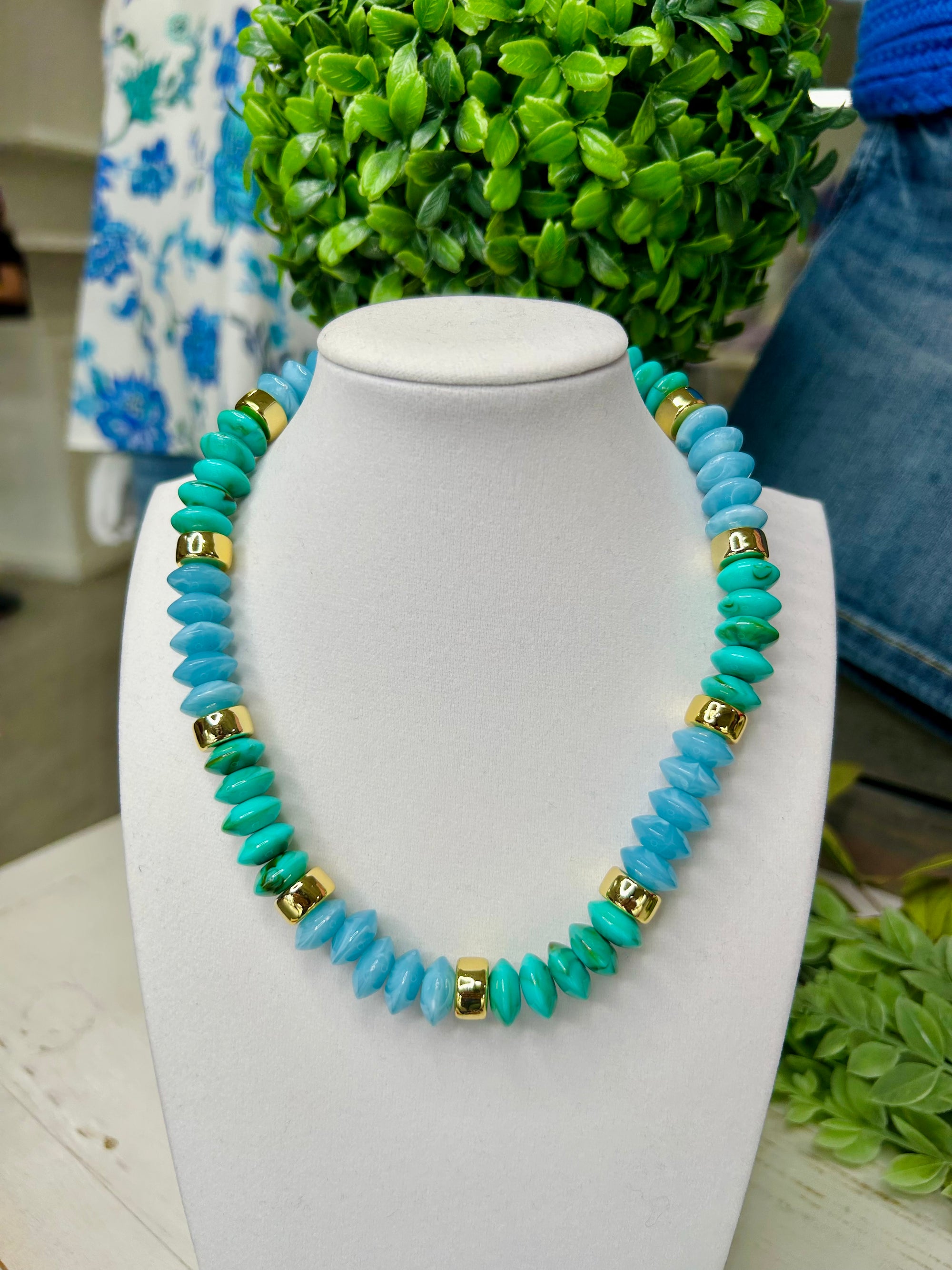 TURQUOISE DAYDREAM BEADED NECKLACE