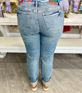 ALEX MID-RISE BOYFRIEND FIT JEANS