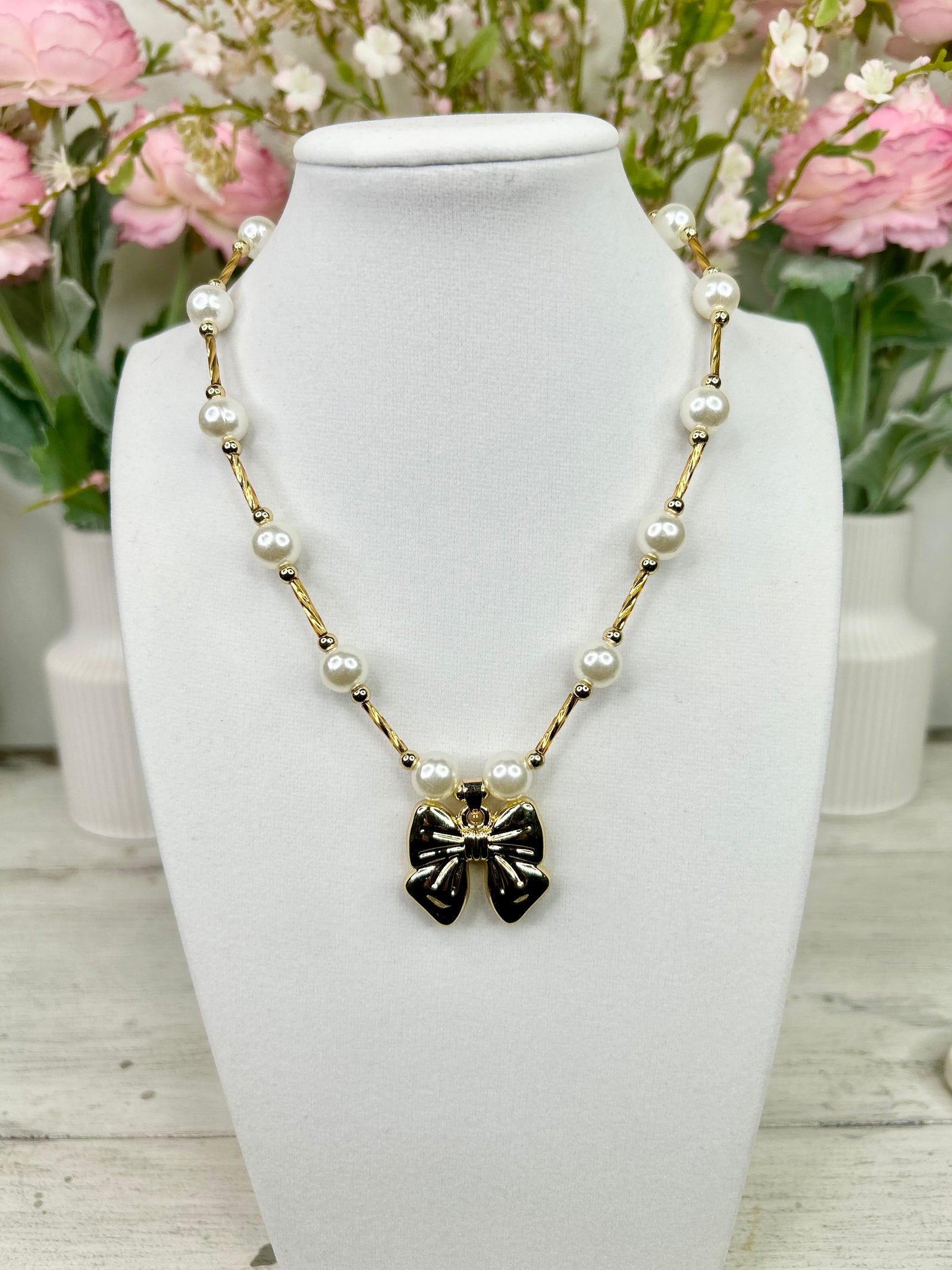 BOW PEARL NECKLACE