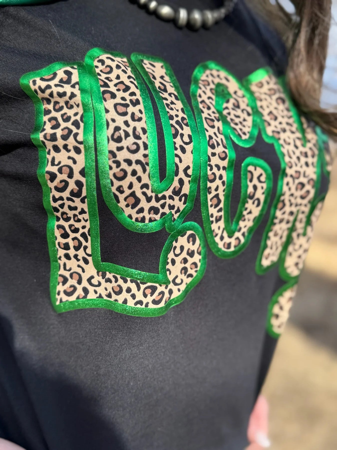 LEOPARD LUCKY WITH GREEN PUFF TEE