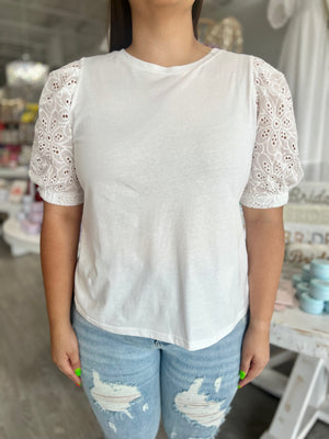 BEACH TIME EYELET TOP