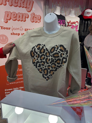 LEOPARD HEART SWEATSHIRT