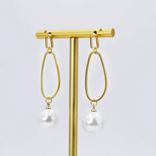 Gilded Pearl Drop