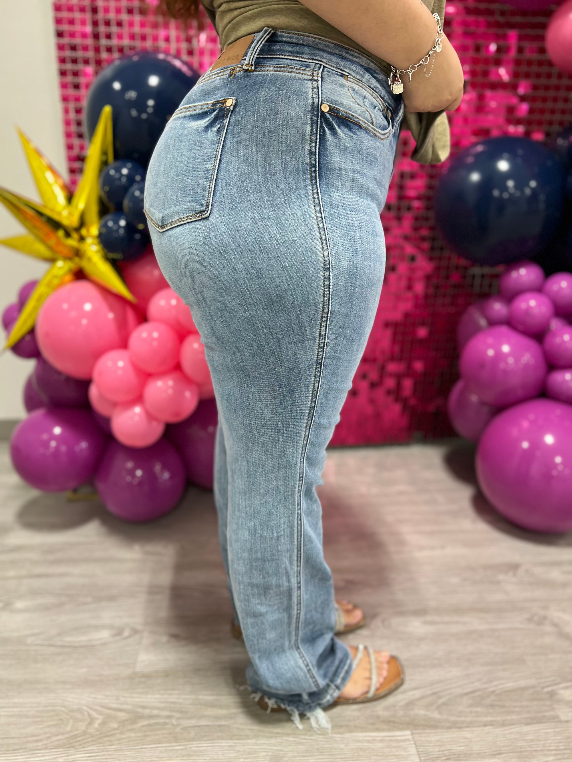 KIMMY NON RIPPED MID RISE DAD JEAN