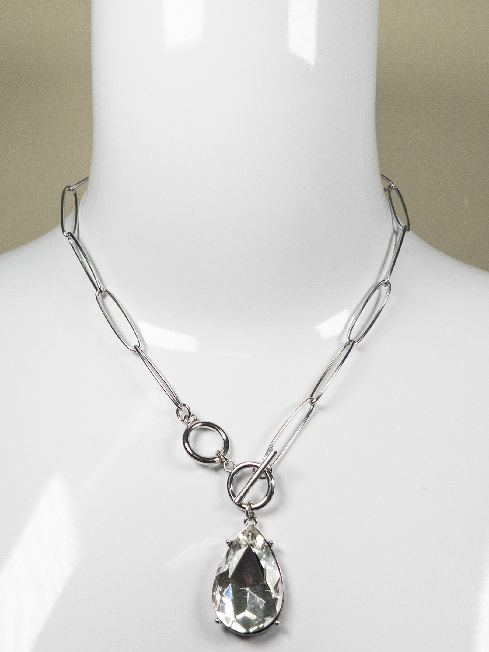115 FRONT CLASP CLEAR TEARDROP NECKLACE