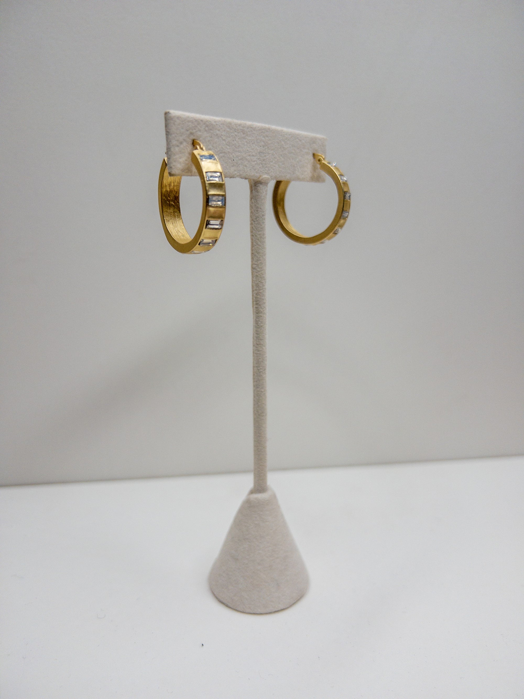 JANE MARIE GOLD HOOP WITH RECTANGLE SILVER GEM