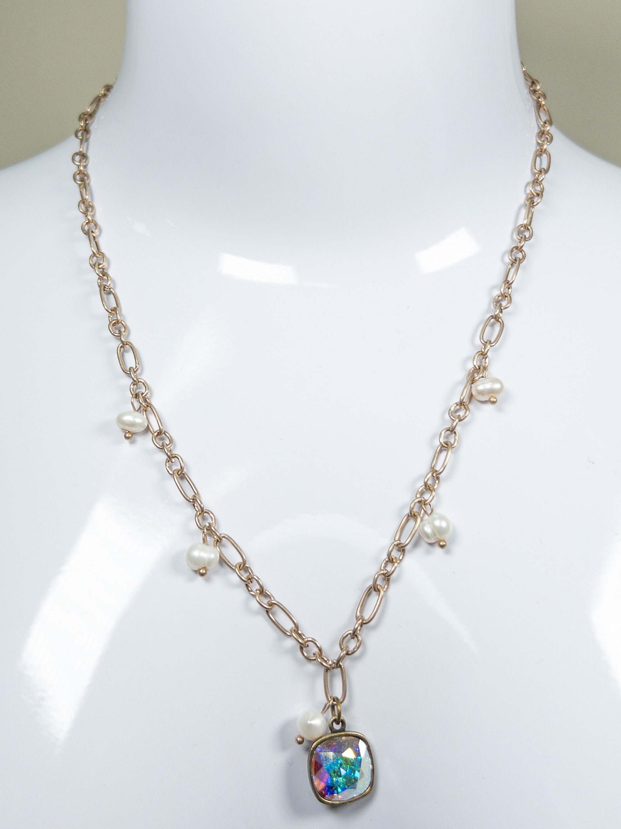 128 JESS PEARL GOLD NECKLACE