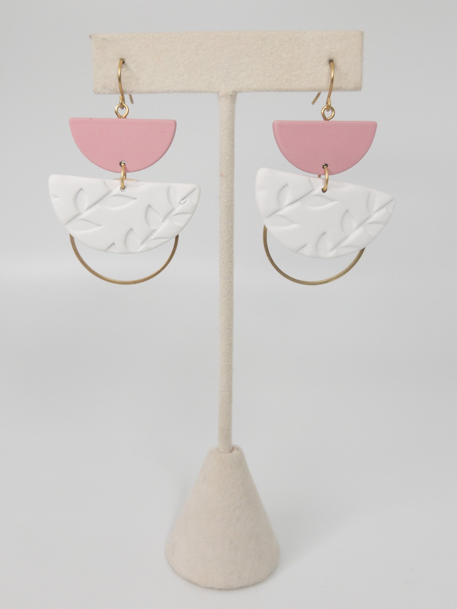 3 TIER PINK/WHITE DANGLES