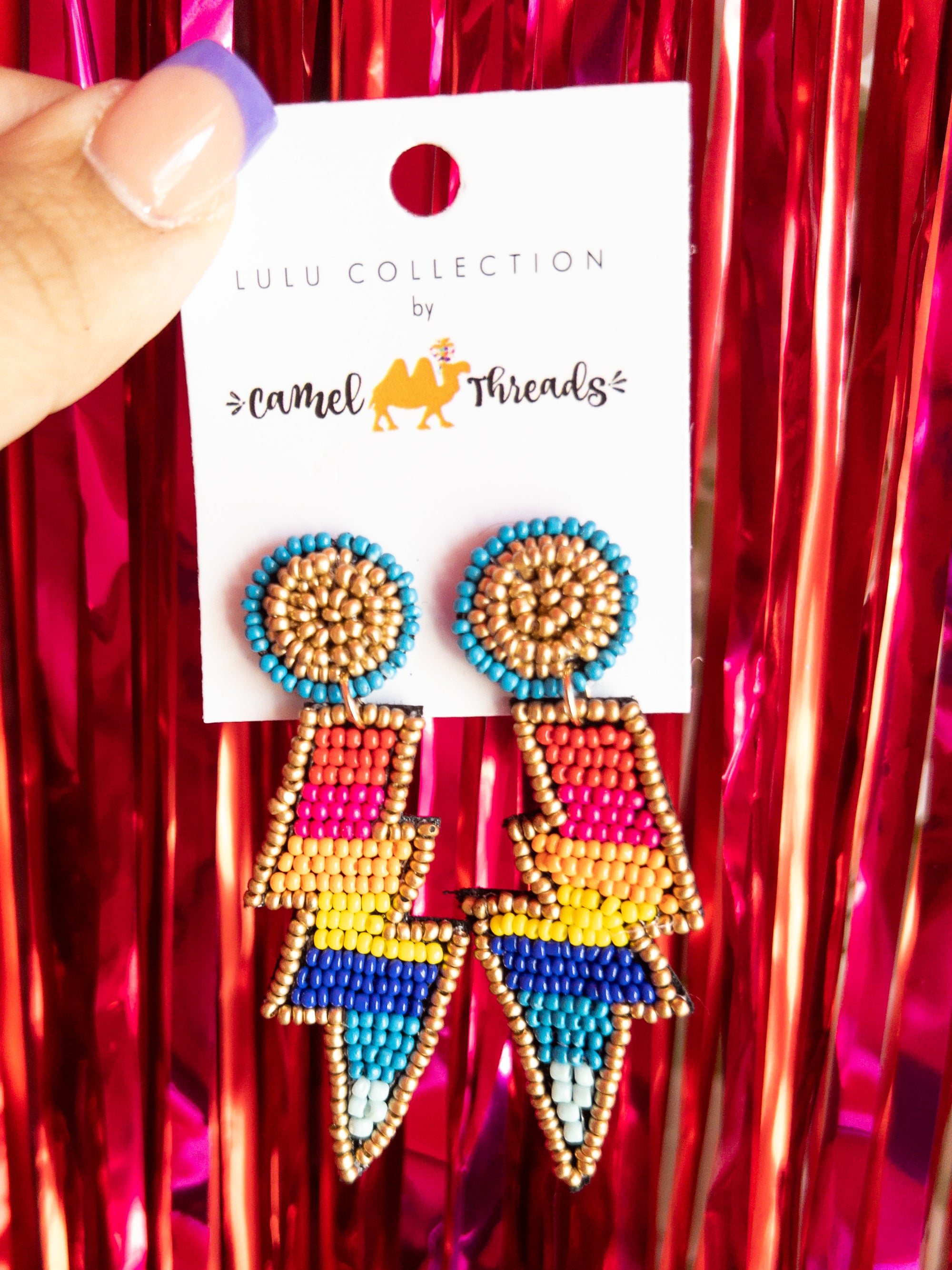 BEADED COLOR LIGHTNING BOLT CAMEL THREAD EARRINGS