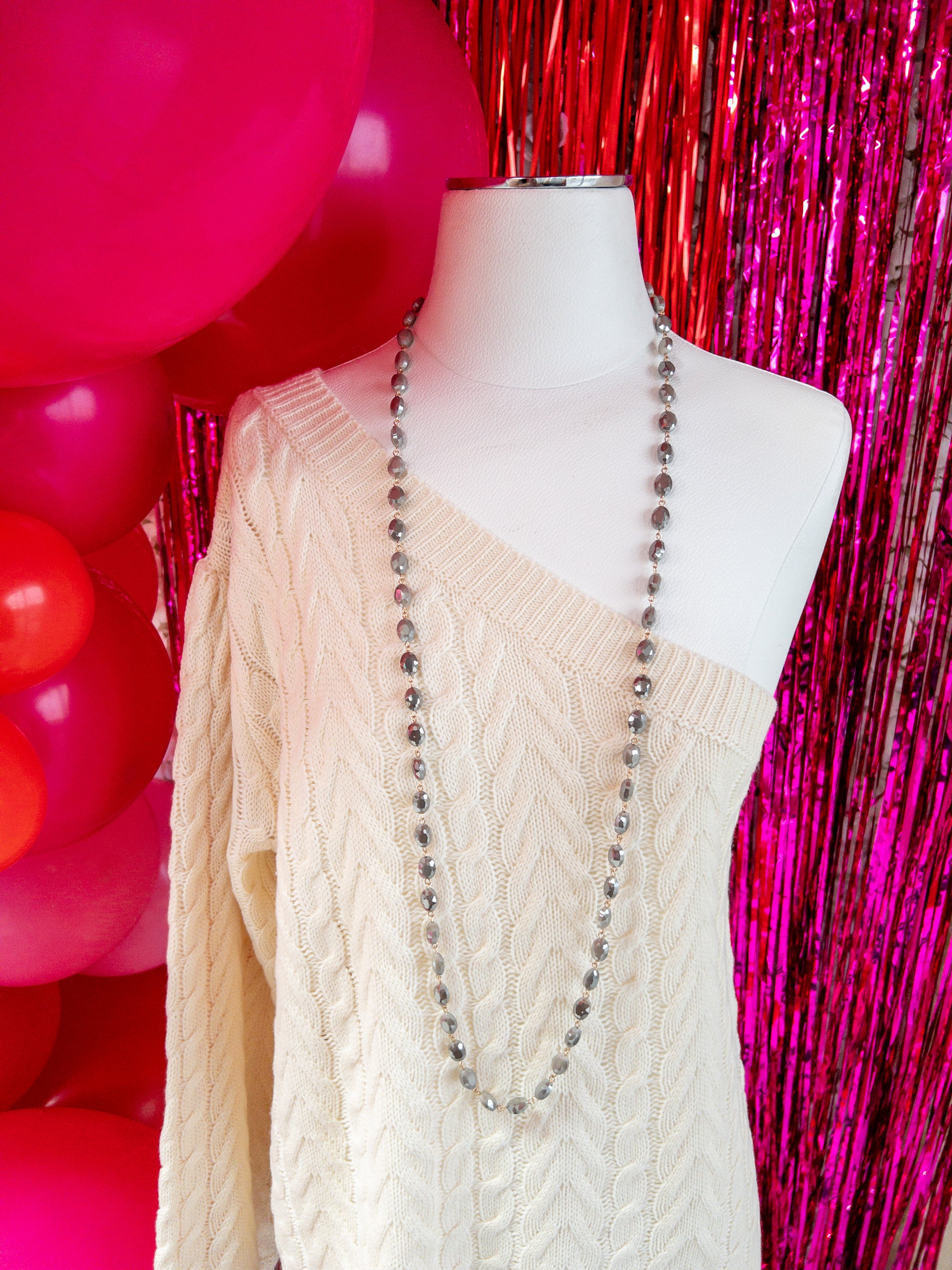 GRAY PINK PANACHE BEADED NECKLACE