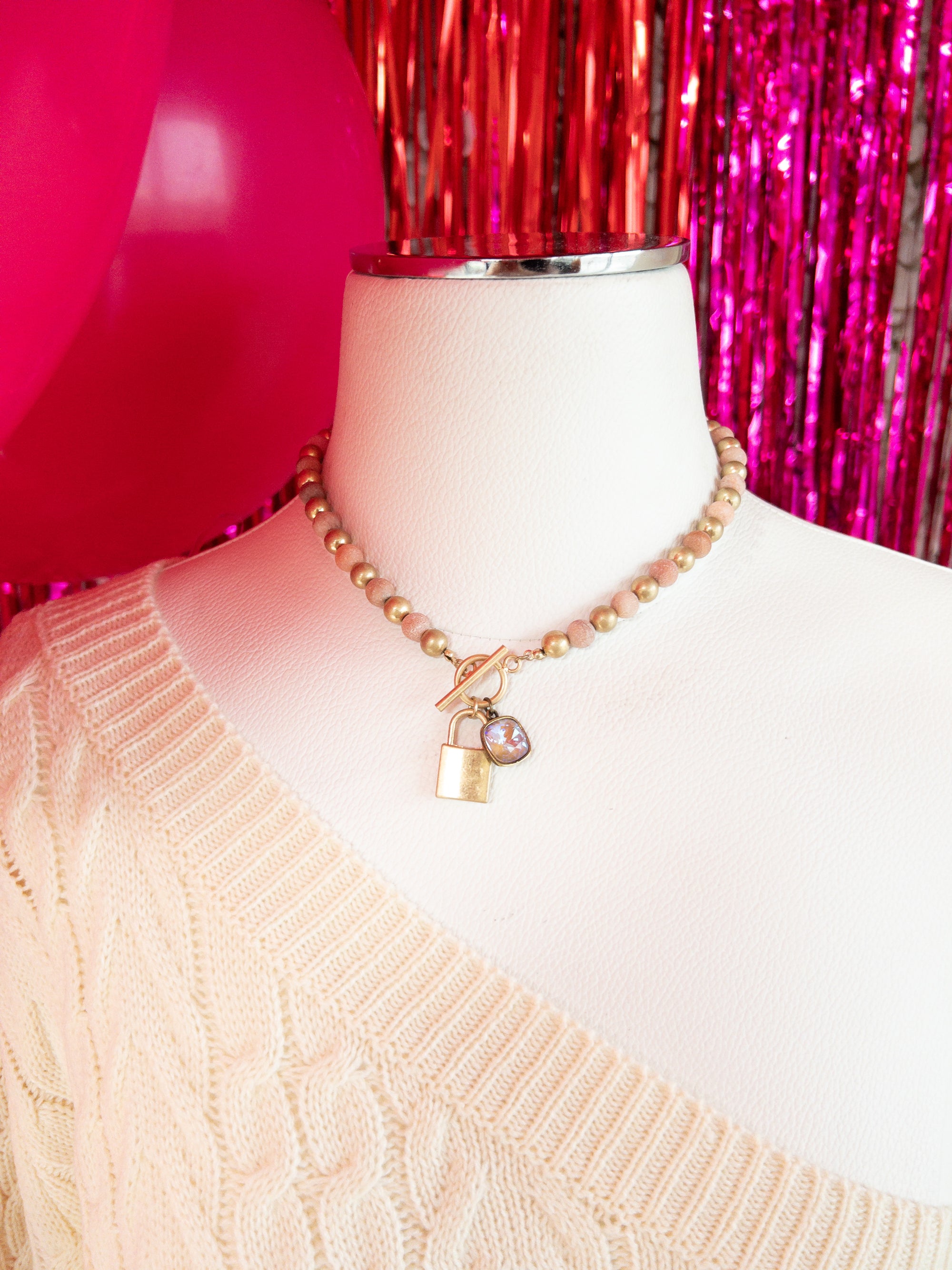 MAUVEY BEADED LOCK PINK PANACHE NECKLACE