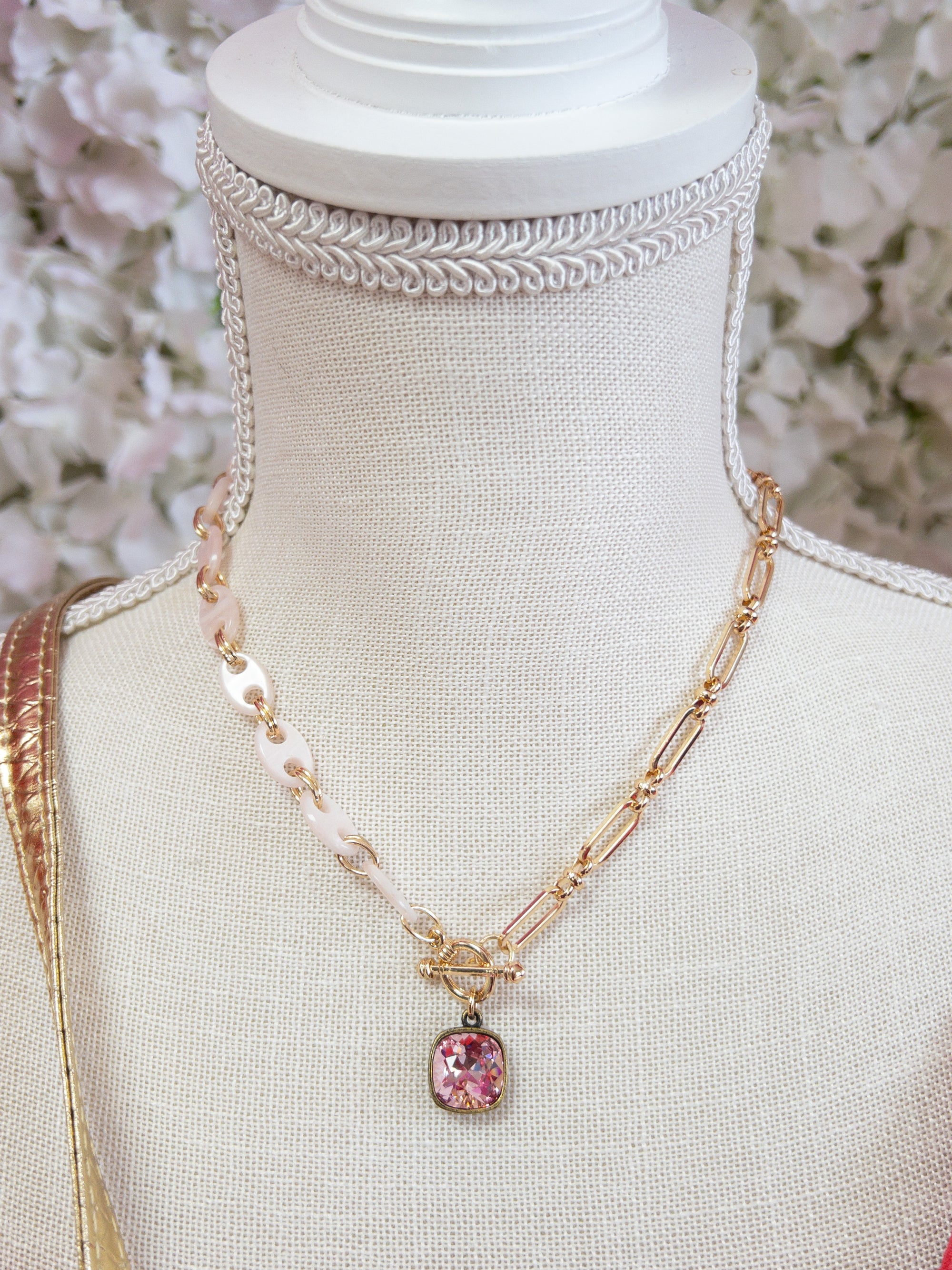 BABY PINK FRONT CLASP HALF&HALF NECKLACE