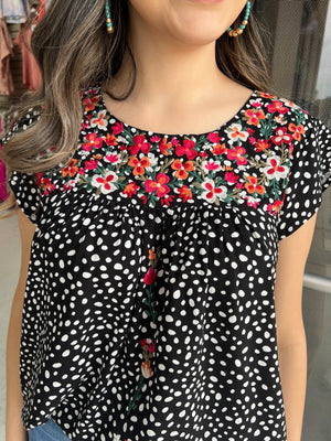 MACY EMBROIDERY TOP