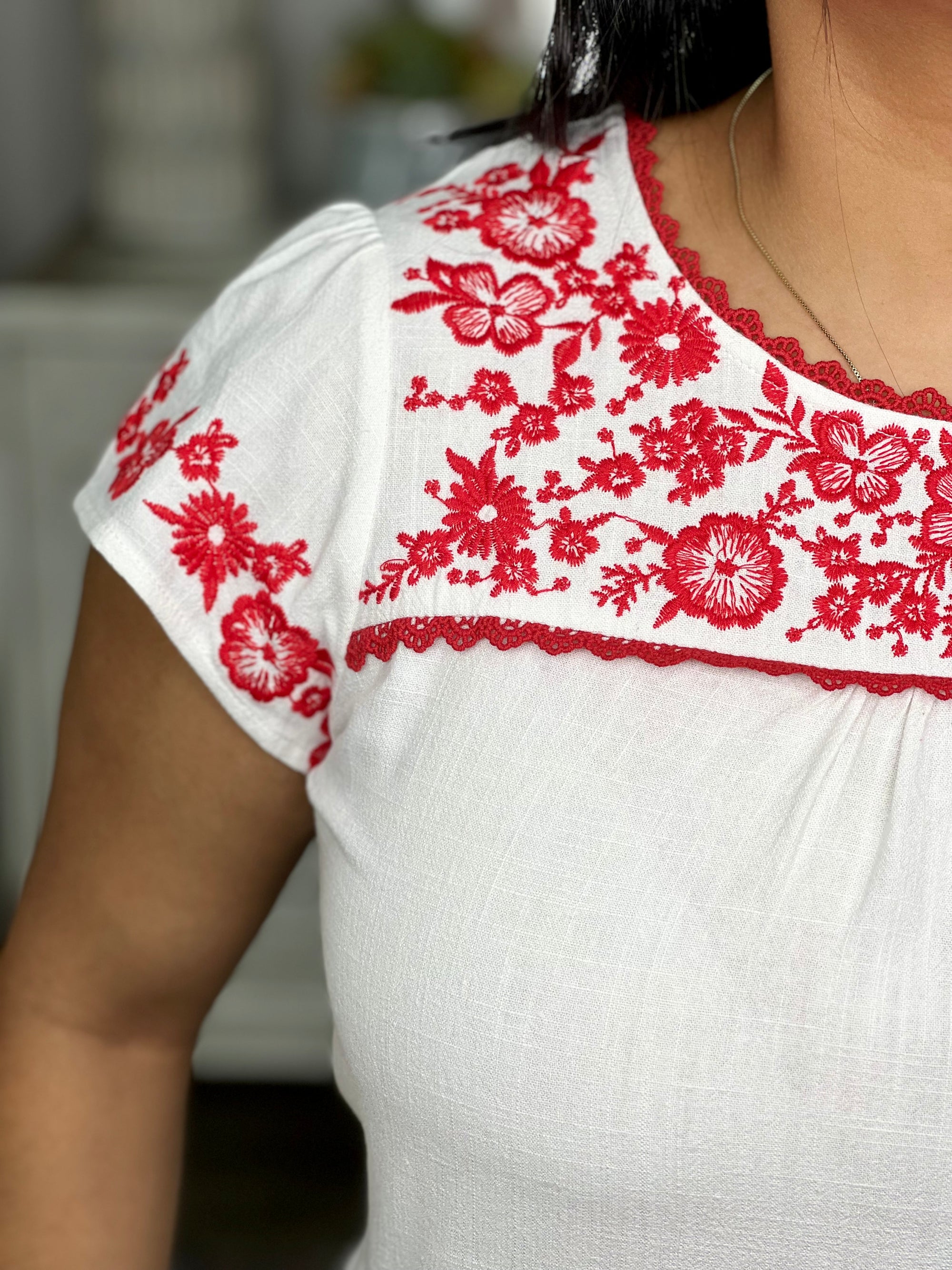 MAMACITA EMBROIDERED TOP