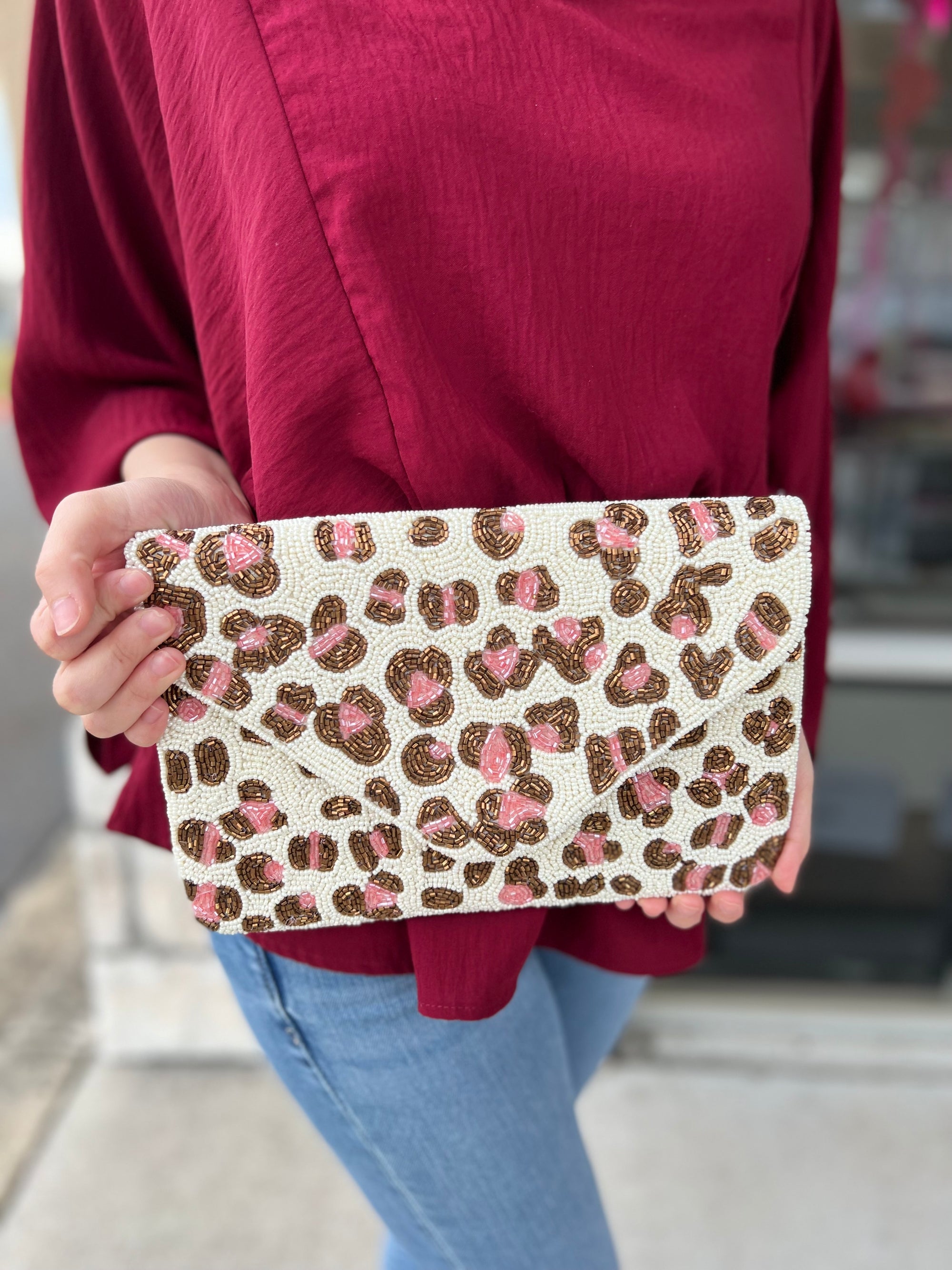 PRETTY LEOPARD BEADED CLUTCH