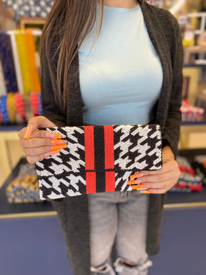 HOUNDSTOOTH PRINT BEADED CLUTCH
