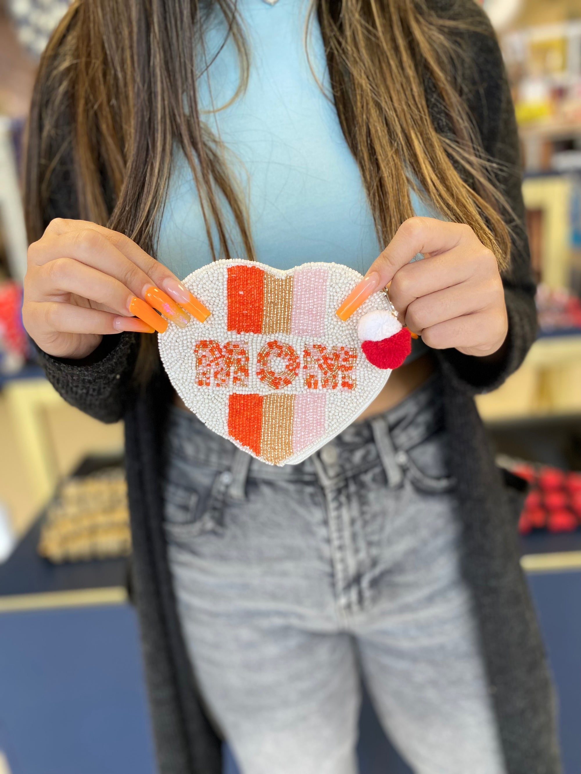 MOM HEART BEADED POUCH