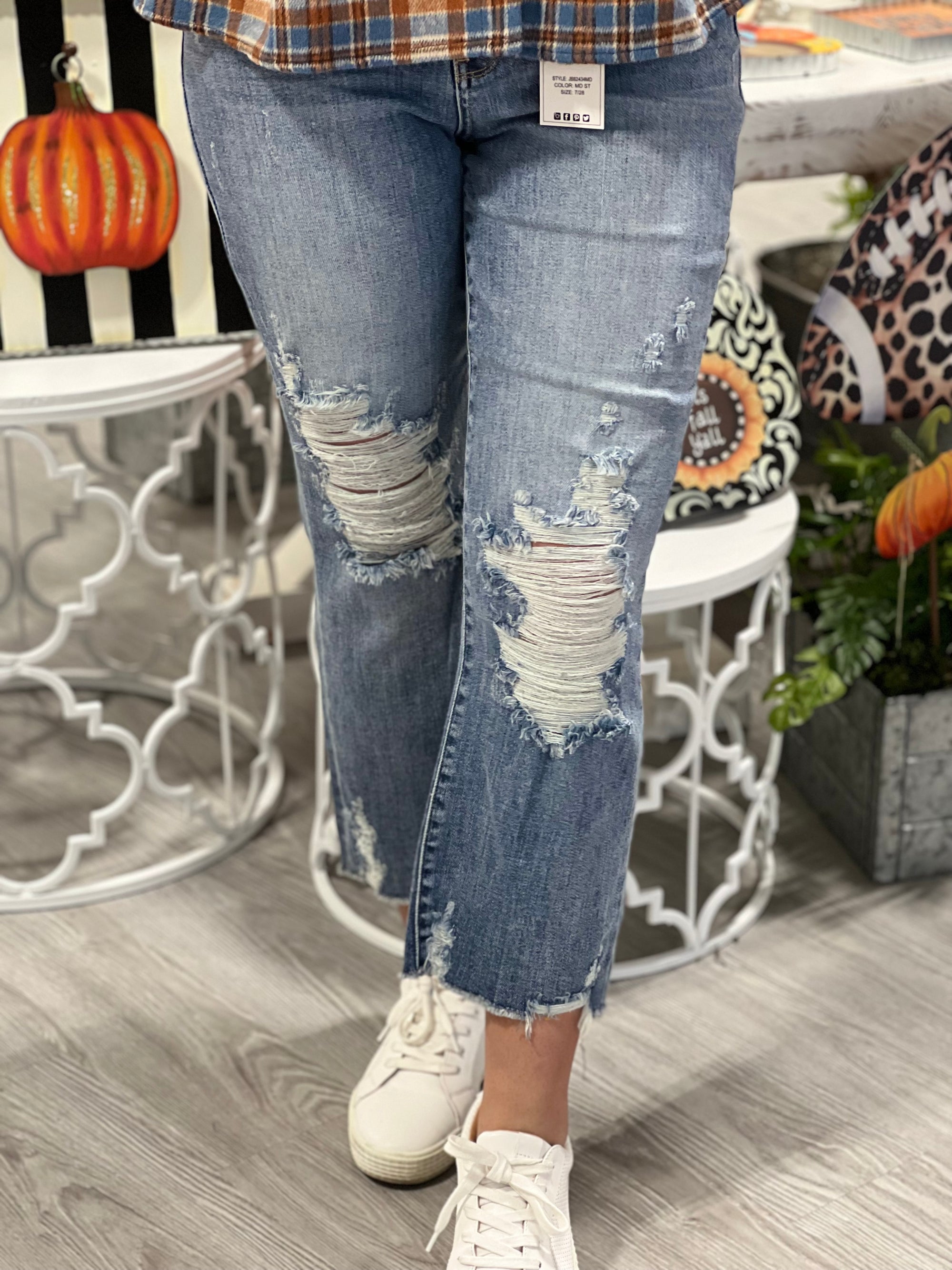 DESI RELEASE HEM ANKLE STRAIGHT JUDY BLUE JEANS