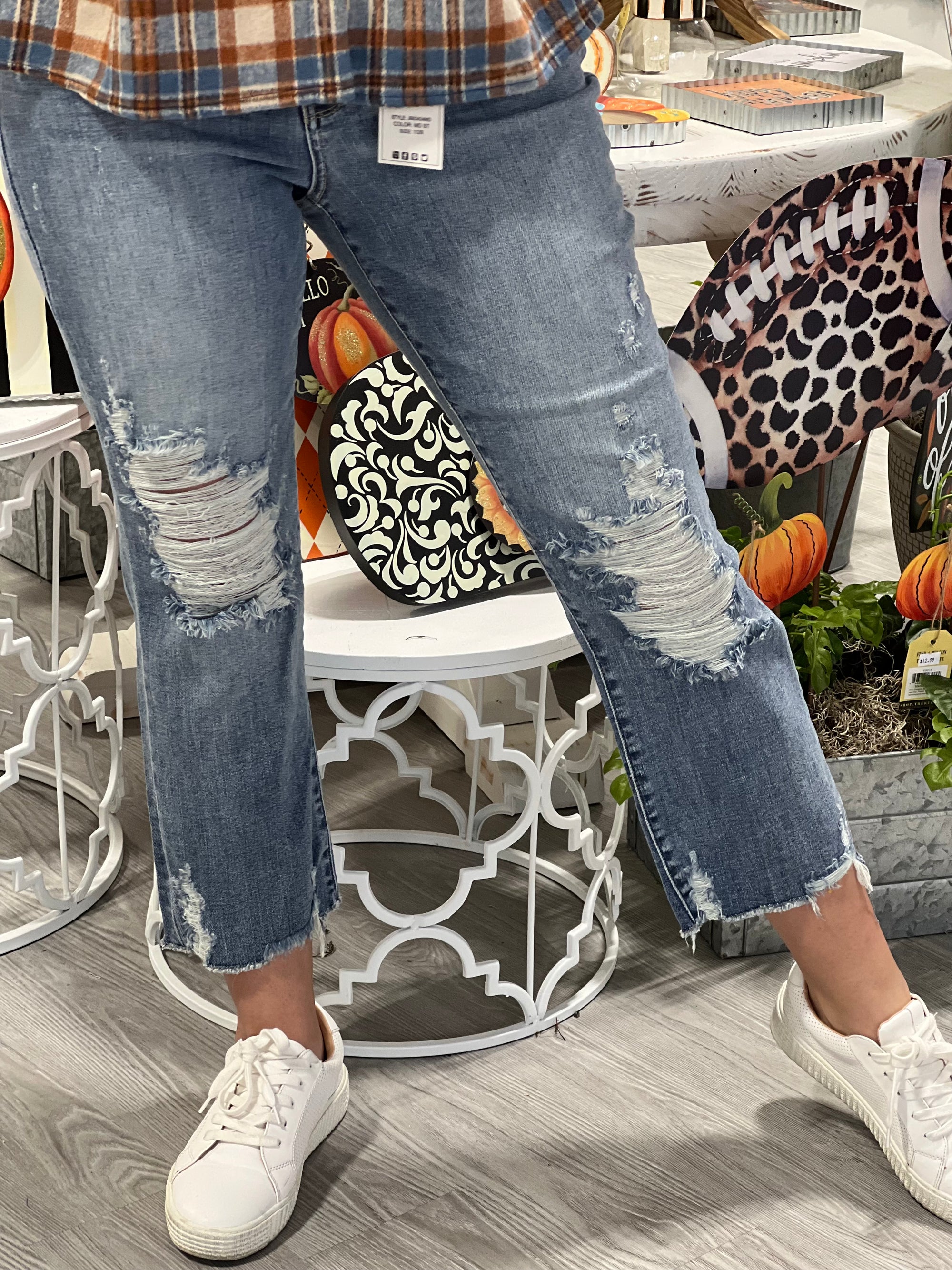 DESI RELEASE HEM ANKLE STRAIGHT JUDY BLUE JEANS