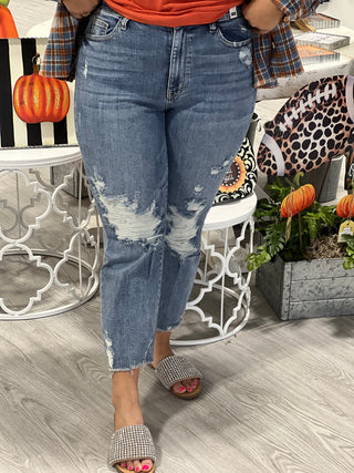 DESI RELEASE HEM ANKLE STRAIGHT JUDY BLUE JEANS