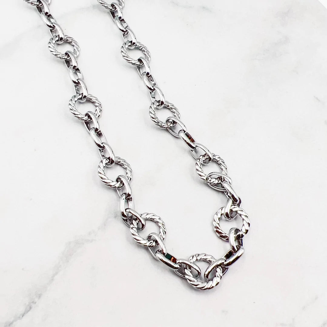 SILVER CIRCLE CHAIN LINK NECKLACE TREASURE JEWELS