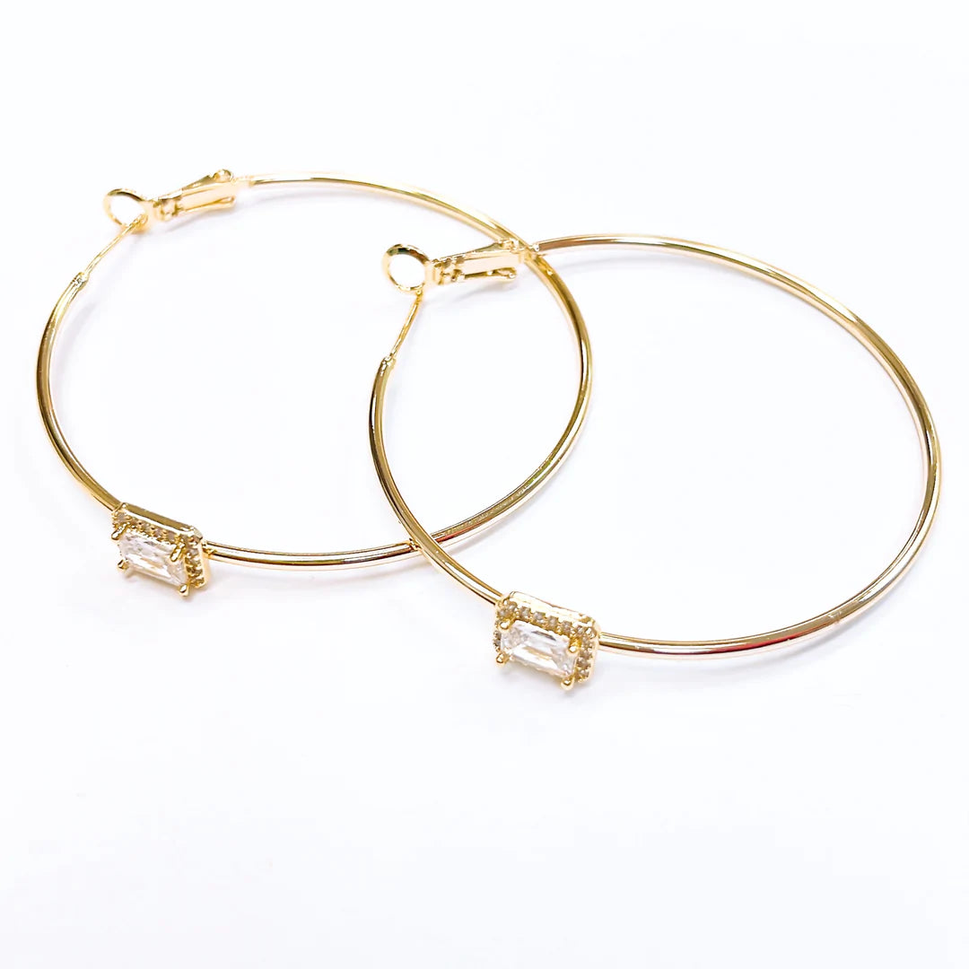 1 CRYSTAL HOOP TREASURE JEWELS