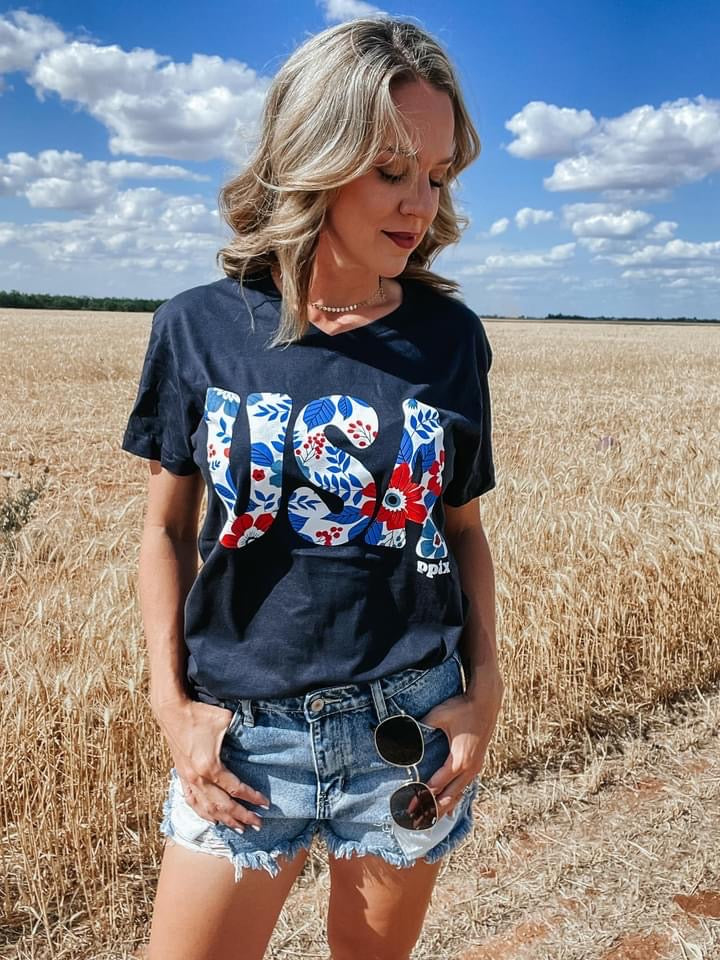 USA FLORAL V NECK TEE