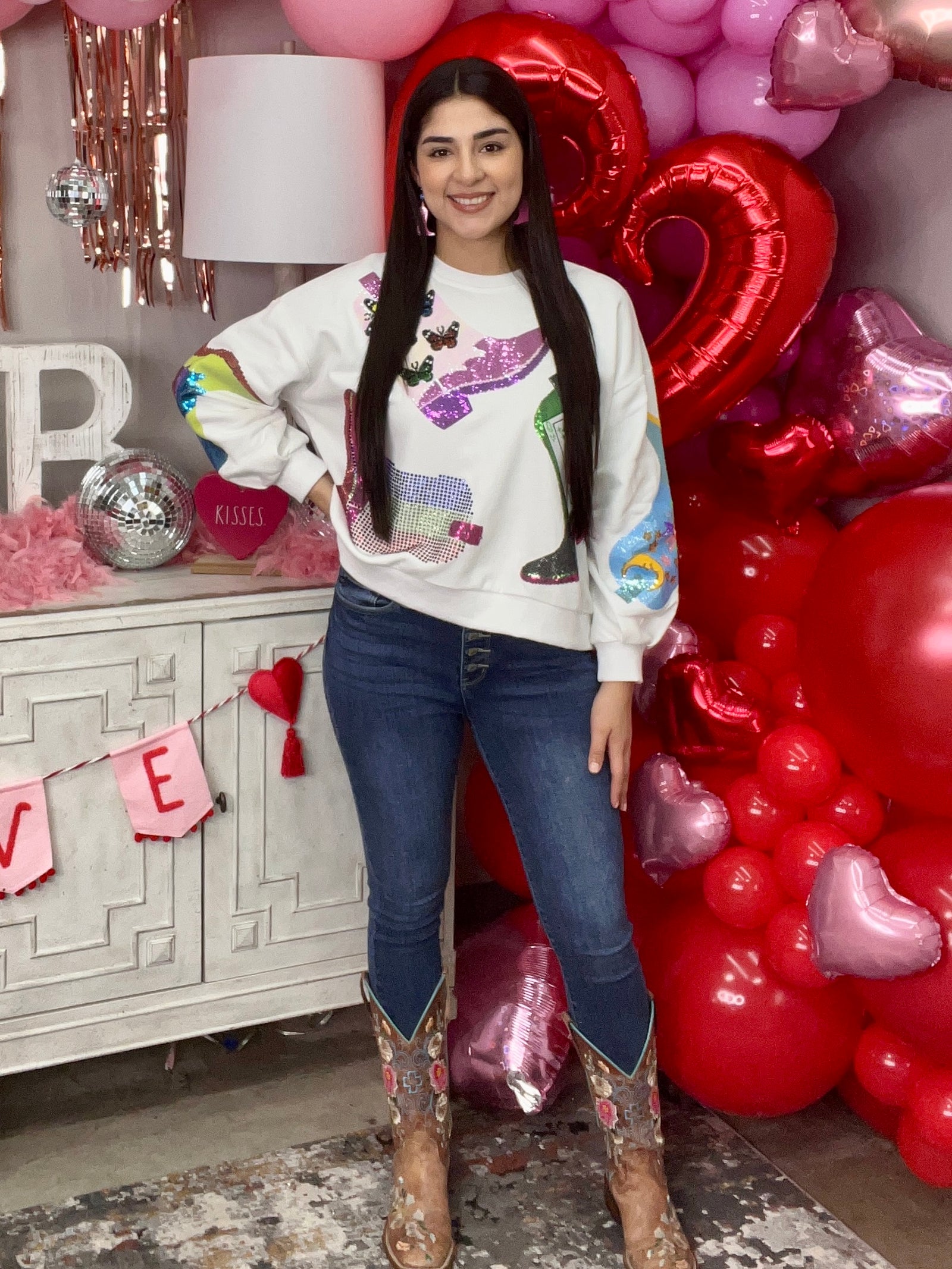 WHITE BOOT SWEATSHIRT